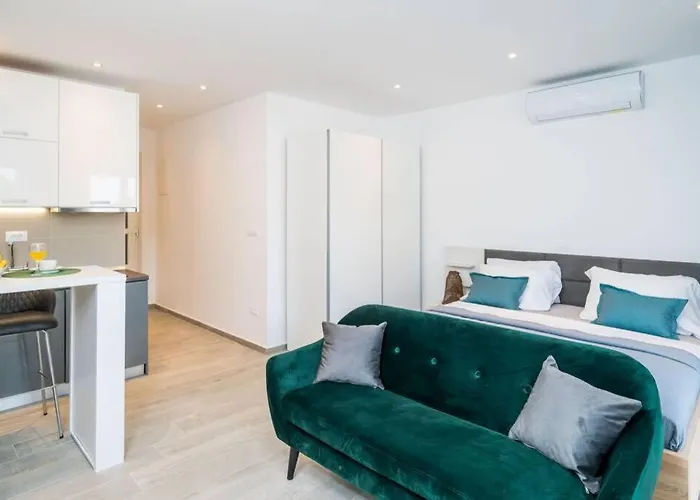 Corallium Precious *