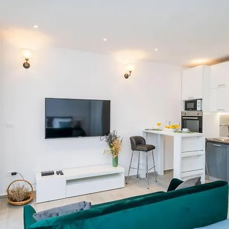 Apartment Corallium Precious