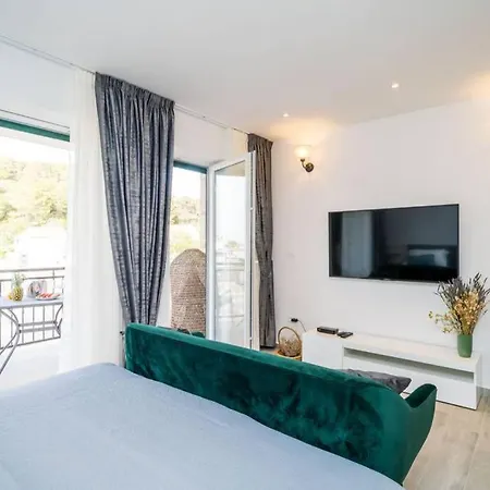 Corallium Precious *