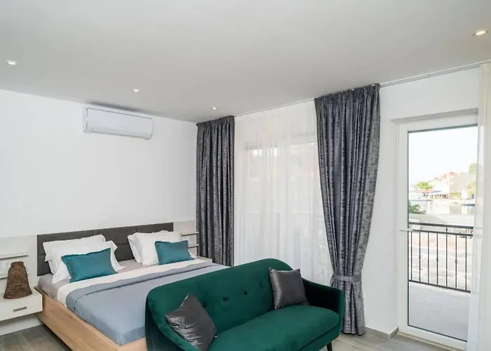 Corallium Precious Apartament